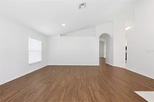 1353 Crimson Clover Ln, Wesley Chapel, FL 33543 - Photo 12
