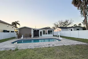 3727 Overlook Dr NE, Saint Petersburg, FL 33703 - Photo 10