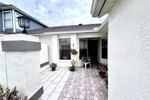 29 Lakepointe Cir, Kissimmee, FL 34743 - Photo 4