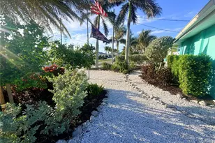 3708 Royal Palm Dr, Bradenton, FL 34210 - Photo 16