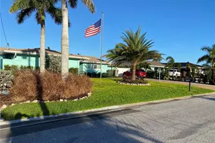 3708 Royal Palm Dr, Bradenton, FL 34210 - Photo 2