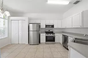 823 Springwood Cir, Bradenton, FL 34212 - Photo 18