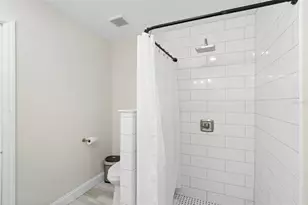 4520 Lake Gem Cir, Orlando, FL 32806 - Photo 16