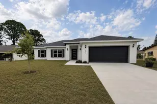 5813 Regent Rd, Venice, FL 34293 - Photo 2