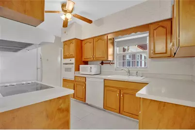 4511 Leslyn Court, Orlando, FL 32806 - Photo 8