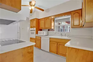 4511 Leslyn Ct, Orlando, FL 32806 - Photo 8
