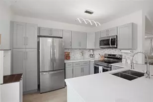 1056 Waterside Dr, Celebration, FL 34747 - Photo 2