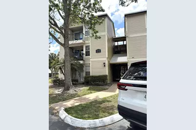 1916 Lake Atriums Circle #32, Orlando, FL 32839 - Photo 2