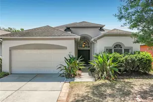 2125 Emerald Green Cir, Oviedo, FL 32765 - Photo 2