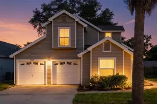 7616 Pacific Heights Cir, Orlando, FL 32835 - Photo 2