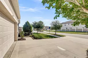 11925 Cross Vine Dr, Riverview, FL 33579 - Photo 4