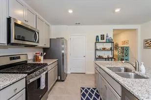 6358 Sanders Grove Cir, Okahumpka, FL 34762 - Photo 10