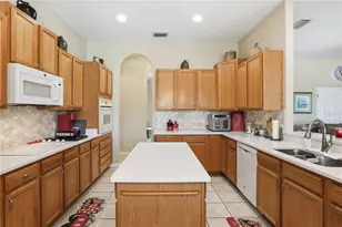 1910 Sir Lancelot Cir, Saint Cloud, FL 34772 - Photo 20