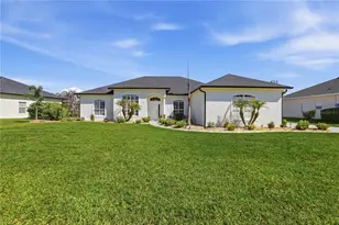 1910 Sir Lancelot Cir, Saint Cloud, FL 34772 - Photo 2