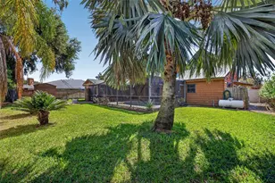 1604 Teakwood Dr, Plant City, FL 33563 - Photo 4