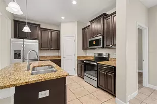 28522 E Pleasant Bay Loop, Wesley Chapel, FL 33543 - Photo 8