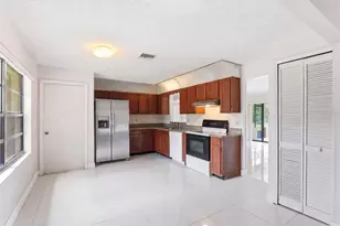 871 Lamplighter Dr NW, Palm Bay, FL 32907 - Photo 4