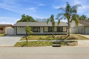 1065 Foxwood Dr, Lutz, FL 33549 - Photo 2