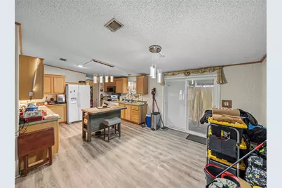 11404 Lithia Pinecrest Road, Lithia, FL 33547 - Photo 14