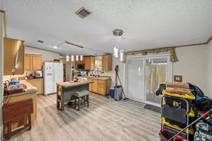 11404 Lithia Pinecrest Rd, Lithia, FL 33547 - Photo 14