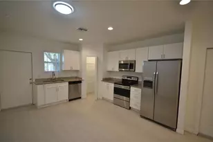 3303 Armstrong Ct, Fort Myers, FL 33916 - Photo 4
