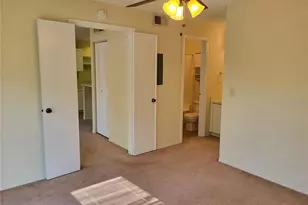 4107 Chatham Oak Ct, Tampa, FL 33624 - Photo 8