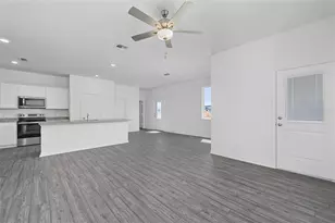 575 Bay Leaf Dr, Poinciana, FL 34759 - Photo 10