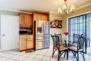206 Hollywood Ct N, Kissimmee, FL 34743 - Photo 8
