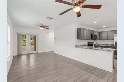 810 21st Street E, Bradenton, FL 34208 - Photo 6