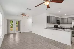 810 21st St E, Bradenton, FL 34208 - Photo 6