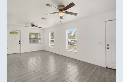 810 21st Street E, Bradenton, FL 34208 - Photo 4