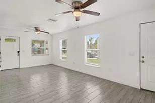 810 21st St E, Bradenton, FL 34208 - Photo 4