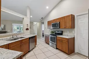 35401 Willow Cir, Fruitland Park, FL 34731 - Photo 18