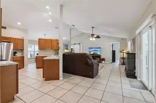 35401 Willow Cir, Fruitland Park, FL 34731 - Photo 22