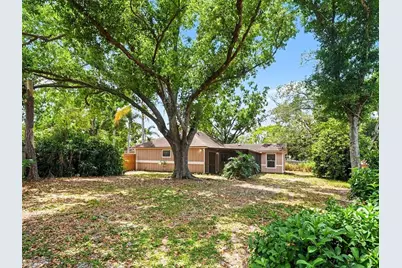 8211 Country Oaks Court, Sarasota, FL 34243 - Photo 18