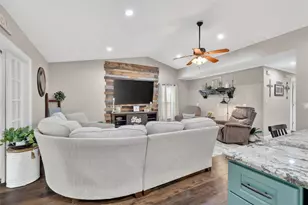 3055 Suwannee Ct, Apopka, FL 32703 - Photo 8