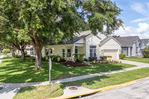 9724 Myrtle Creek Ln, Orlando, FL 32832 - Photo 2