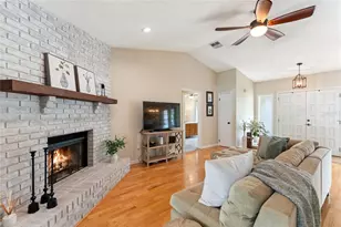 932 Yellow Rose Dr, Orlando, FL 32818 - Photo 10
