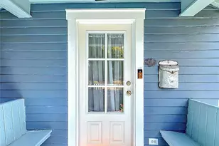 701 14th St N, Saint Petersburg, FL 33705 - Photo 6