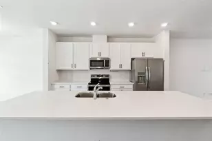 6479 Trailblaze Bnd, Saint Cloud, FL 34771 - Photo 4