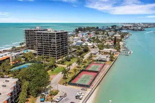 7600 Bayshore Dr, Treasure Island, FL 33706 - Photo 2