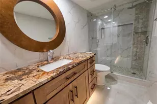 7600 Bayshore Dr, Treasure Island, FL 33706 - Photo 16