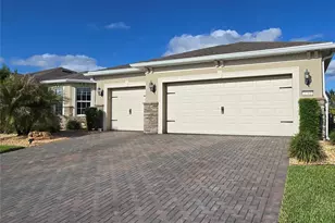 2743 River Creek Ln, Saint Cloud, FL 34771 - Photo 2