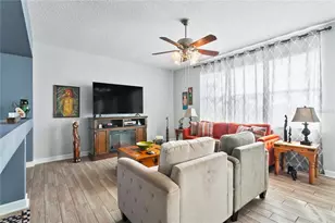 1010 Elderberry Dr, Davenport, FL 33897 - Photo 10