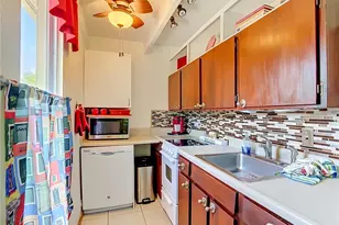 523 Club Cir, Lake Wales, FL 33898 - Photo 10