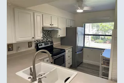 6111 Lake Pointe Drive #202, Orlando, FL 32822 - Photo 2