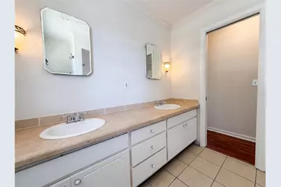 6712 Conetta Drive, Sarasota, FL 34243 - Photo 18