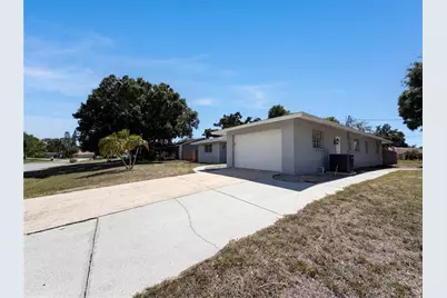 6712 Conetta Drive, Sarasota, FL 34243 - Photo 2