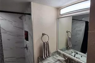 3402 Ellenwood Ln, Tampa, FL 33618 - Photo 8