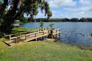 3402 Ellenwood Ln, Tampa, FL 33618 - Photo 2